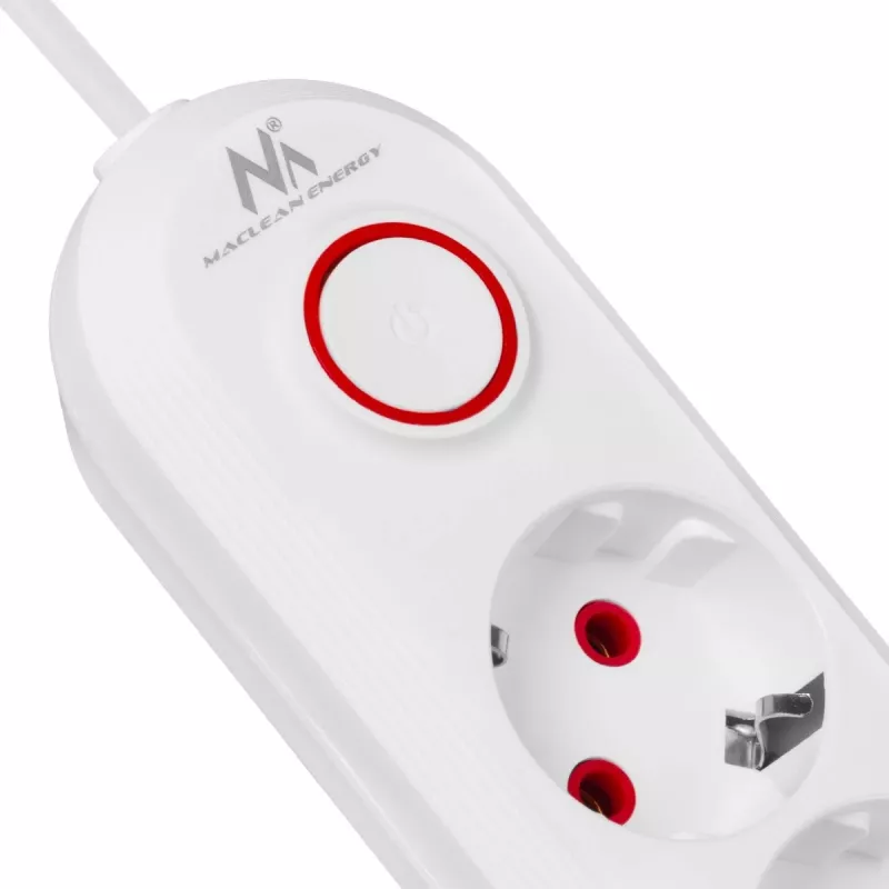 Maitinimo lizdų blokas MACLEAN MCE395 W — 5 lizdai, 3× USB A, 110–240 V kintamoji srovė, 2,1 A USB, maks. 2500 W, baltas, 1,5 m laidas