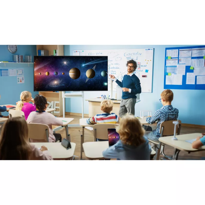 Avocor AVE-9200 - 234 cm (92 colių) įstrižainės E92 serijos LCD ekranas su LED foniniu apšvietimu