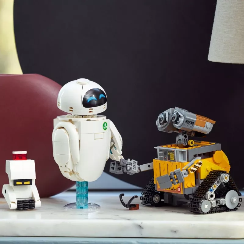 LEGO konstruktorius Disney Pixar WALL·E ir EVE 43279 — 811 dalių, 130 mm aukštis, skirtas 18+
