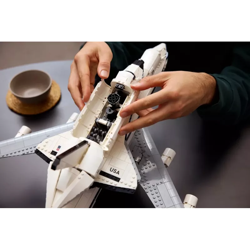 LEGO Icons Shuttle Aircraft 10360 konstruktorius — 2417 detalės, 270 × 535 × 630 mm demonstracinis modelis