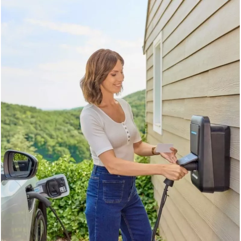 Prie sienos montuojama elektromobilių įkrovimo stotelė Hager witty one 11 kW trifazė su Type 2 kabeliu, RFID, Bluetooth, 4,5 m kabeliu, IP55, IK10
