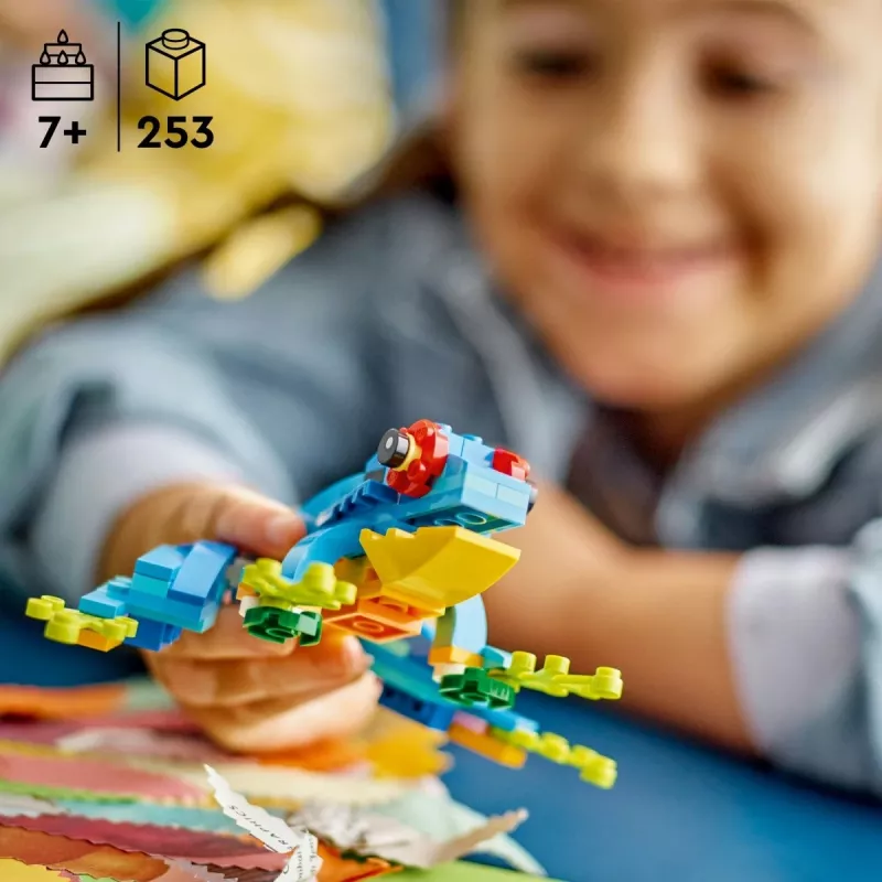 LEGO konstravimo rinkinys Egzotiška papūga 31136 — Creator parodomasis modelis, 253 dalys, 220×120×110 mm