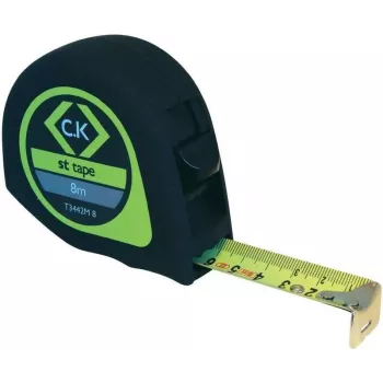 Ruletė c.k tools T3442M8 — 8 m ilgis, kompaktiškas korpusas, metriniai žymėjimai