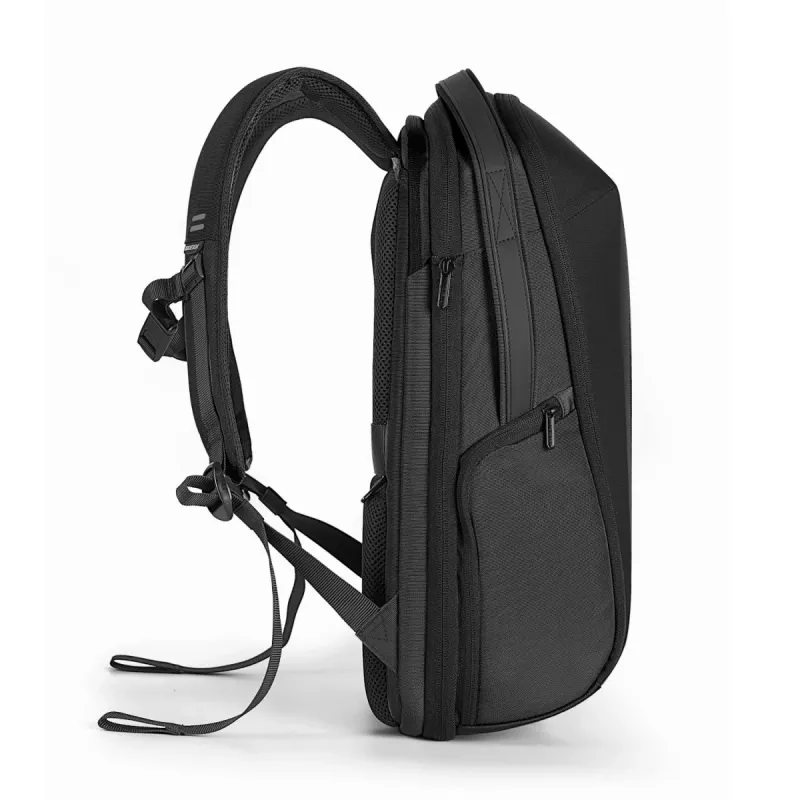 Kuprinė XDDESIGN Bizz Juoda — atspari vandeniui, lengva, modelis P705.931