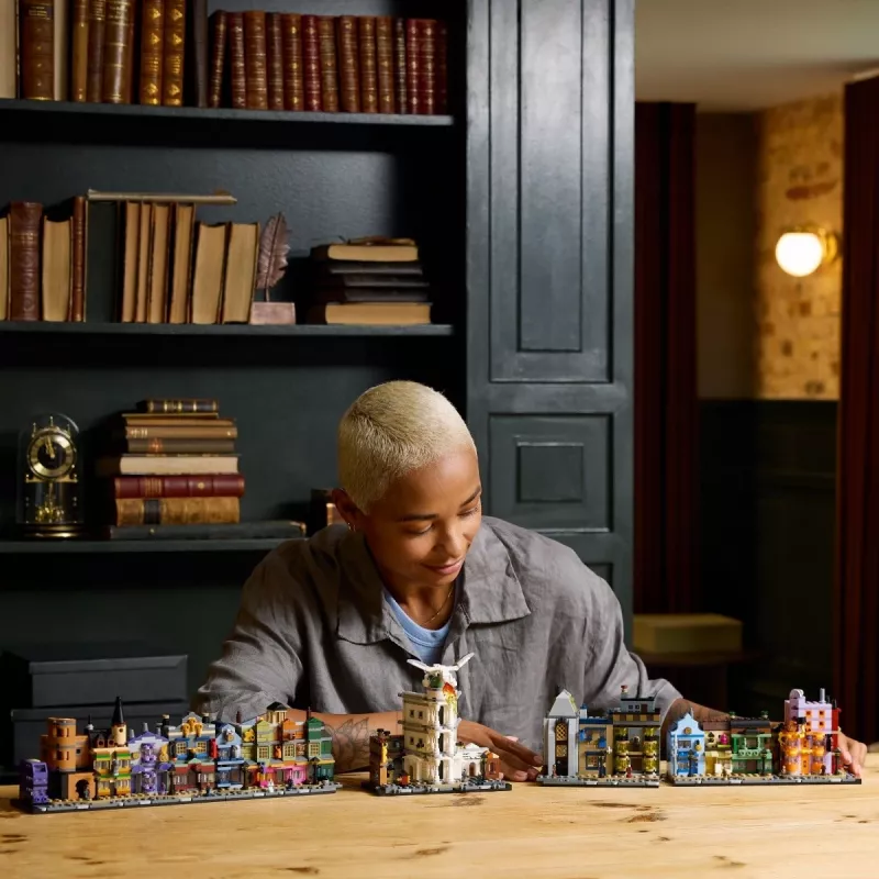 LEGO HARRY POTTER 76444 Kalvų alėjos burtininkų parduotuvės
