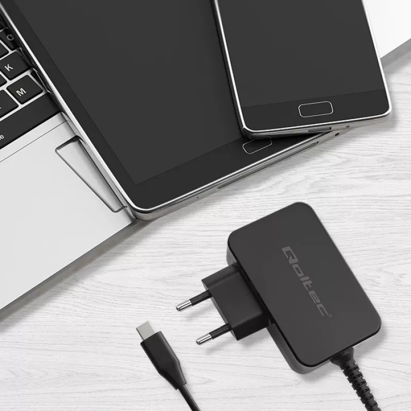 Qoltec 52386 GaN POWER PRO įkroviklis | 1xUSB-C | 65 W | 5–20 V | 3–3,25 A | juodas