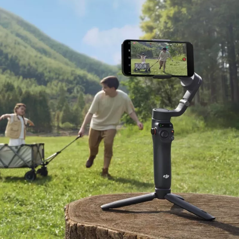 Rankinės kameros stabilizatorius DJI Osmo Mobile 6 juodas 6,4 val. baterijos veikimo laikas