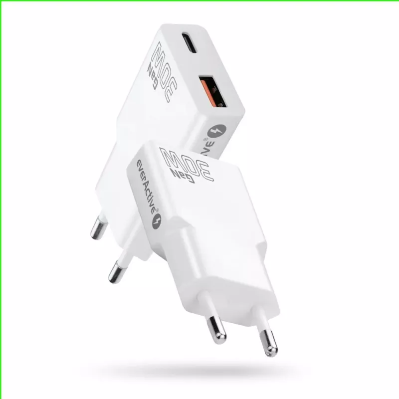 Universalus USB sieninis įkroviklis everActive SC-380Q Super plonas QC 3.0 — greitasis įkrovimas Quick Charge 3.0, kompaktiška konstrukcija