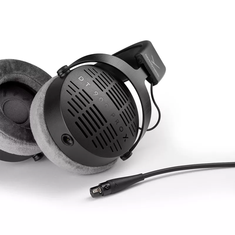 Studijinės ausinės Beyerdynamic DT 900 Pro X — aplink ausis dedamos, laidinės, 48 Ω, 5–40 kHz, 3 m nuimamas laidas, juodos