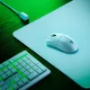 Žaidimų pelės ir pelės kilimėlio rinkinys Razer Viper V3 Pro + Gigantus M — baltas