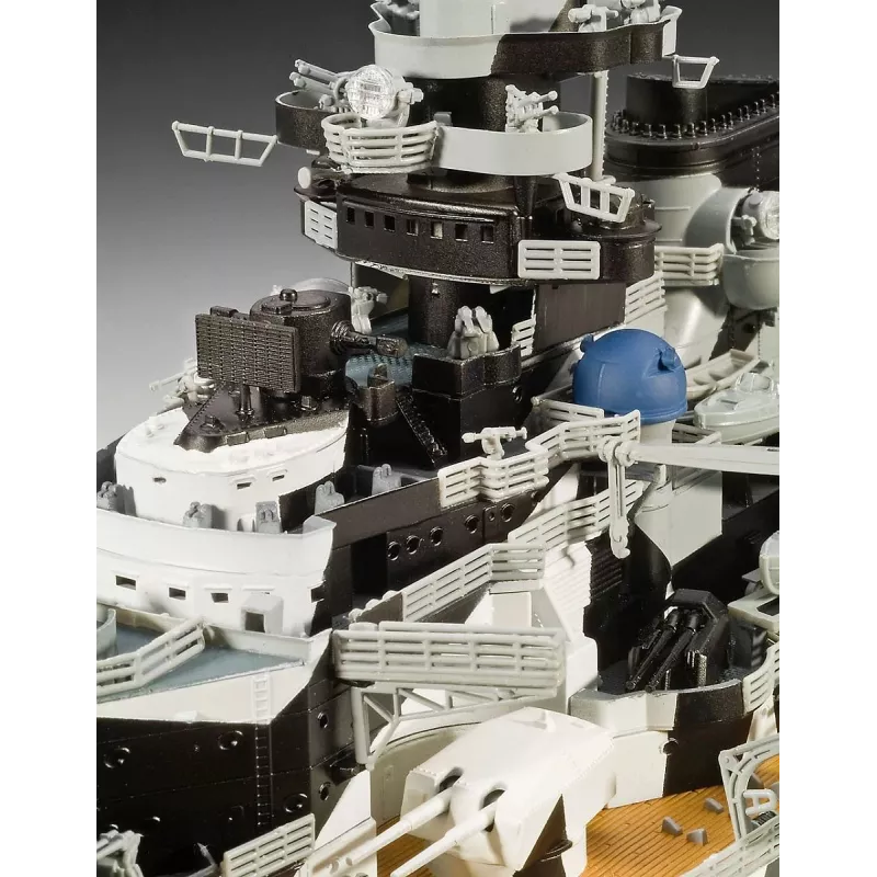 Plastikinis laivo modelis REVELL Tirpitz mastelis 1:350