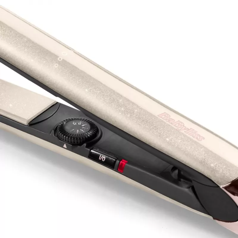 Tiesinimo žnyplės BABYLISS ST914PE — keraminės/titano plokštelės, 13 šilumos lygių, 100–240V, smėlio/vario spalva