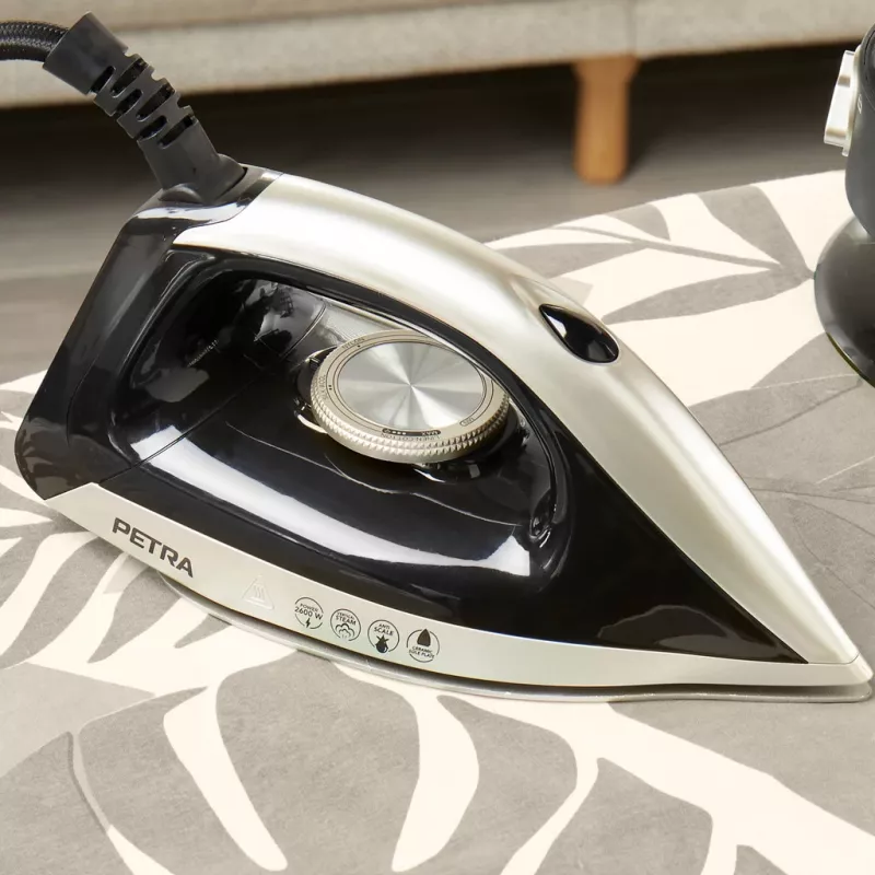 Iron Petra PF01483VDEEU7 2600W garo stotelė, juoda ir platininė