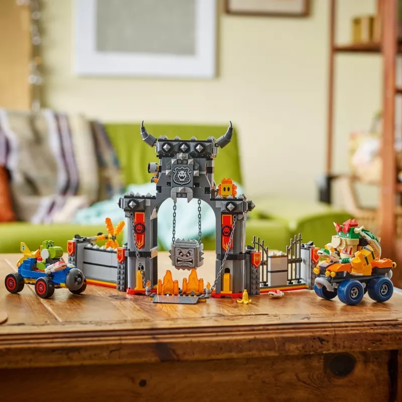 Konstruktorius LEGO rinkinys 72039 Super Mario Bowserio tvirtovė su Mario Kart automobiliu, interaktyvus žaidimų rinkinys