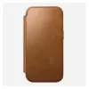 „Folio“ telefono dėklas „Nomad Modern Leather Folio“, skirtas „iPhone 17 Pro“, oda + aliuminis, 6,3 colio (16 cm), rusvai ruda, 3 kortelių kišenės