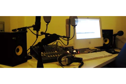 USB vs XLR Microphones for Streaming and Podcasting: Which Connection Wins?
