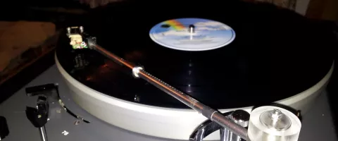 Patefonas: kaip išsirinkti vinilo grotuvą ir neapgadinti plokštelių