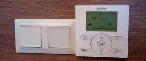 Išmanusis šviesos jungiklis: kaip išsirinkti – su nuliniu laidu ar be jo, Wi-Fi, Zigbee ar Matter