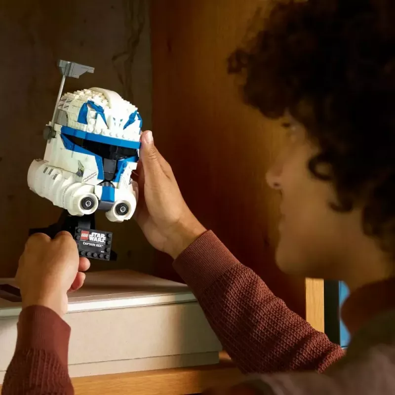 Konstruojamas parodomasis šalmas LEGO Star Wars Captain Rex 75349 — 854 detalės, suaugusiųjų kolekcionuojamas rinkinys (18+)