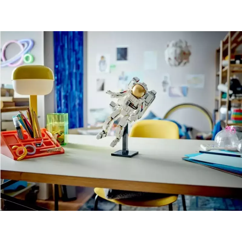 Konstravimo žaislas LEGO Creator 3-in-1 rinkinys 31152 Astronautas kosmose, 647 detalės, amžius 9+, aukštis 270 mm