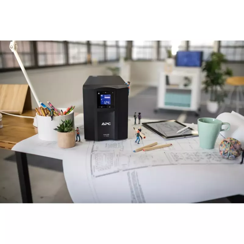 APC Smart-UPS C, Line Interactive, 1000VA, Tower, 230V, 8x IEC C13 lizdai, SmartConnect prievadas, USB ir nuoseklioji sąsaja, AVR, grafinis LCD