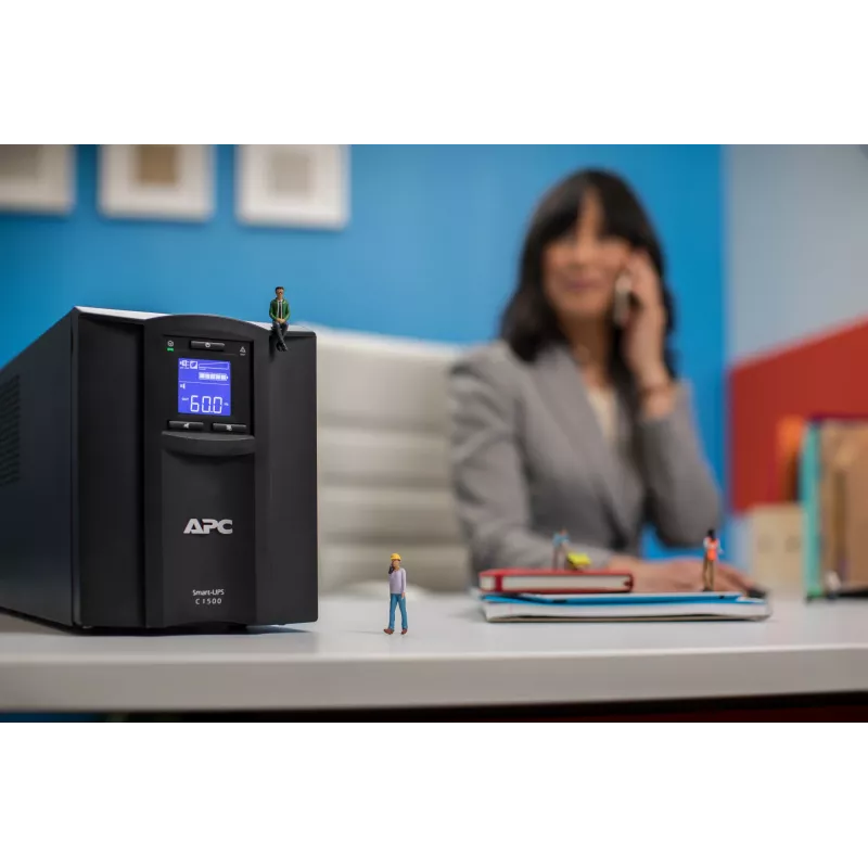 APC Smart-UPS SMC1500IC - 8x C13, USB, SmartConnect, 1500VA, linijinis-interaktyvus, 1,5 kVA, 900 W, sinusas, 170 V, 300 V