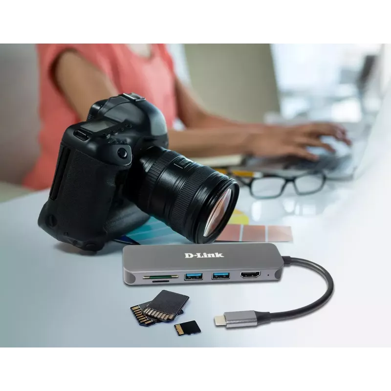 D-Link 6-in-1 USB-C Hub su HDMI / kortelių skaitytuvu / Power Delivery