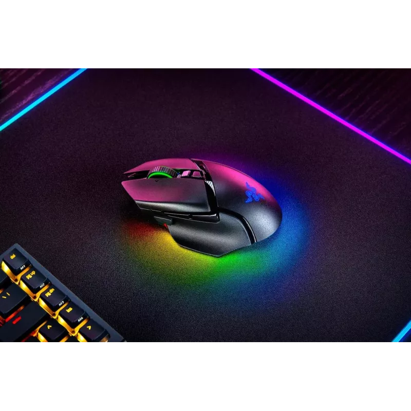 RAZER Basilisk V3 Pro pritaikoma belaidė žaidimų pelė su Razer HyperScroll pakreipiamu ratuku