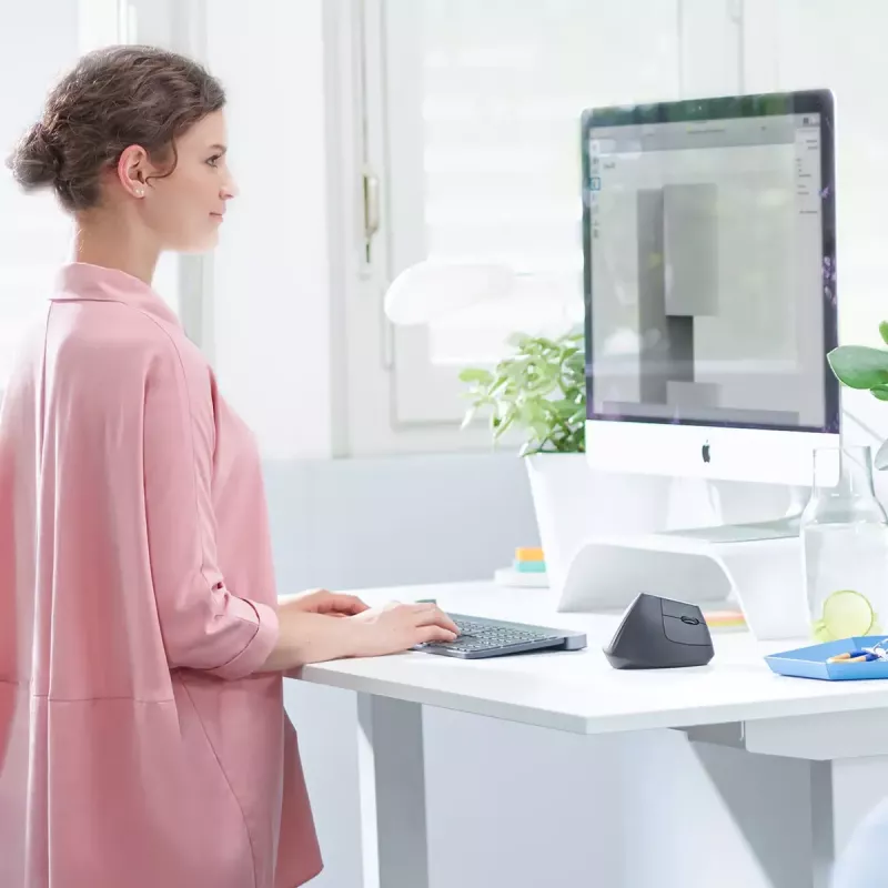 Ergonominė belaidė pelė Logitech MX Vertical, MX Vertical, 4000 DPI, RF Wireless + Bluetooth, dešinei rankai, Graphite, biuro naudojimui