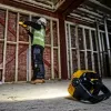 Laisvai stovintis darbo žibintas DeWalt DCL077-XJ, 2000 lm, IP54, belaidis (baterija parduodama atskirai)