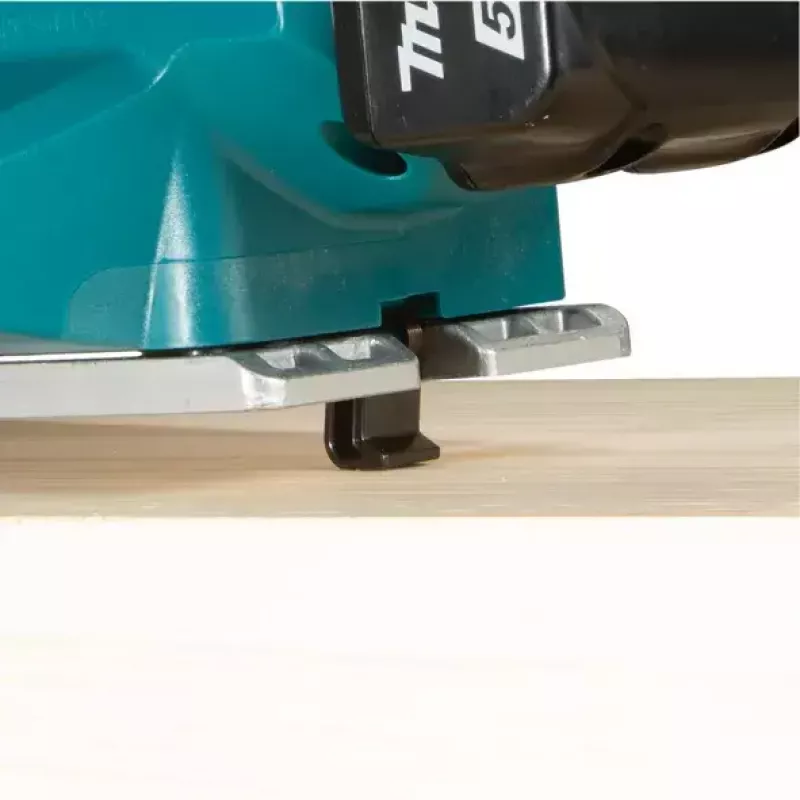 Akumuliatorinis rankinis oblius Makita DKP181Z, 18 V, obliavimo plotis 82 mm, maks. drožlės storis 3 mm, tuščiosios eigos greitis 12 000 aps./min., griovelių gylis 0–25 mm