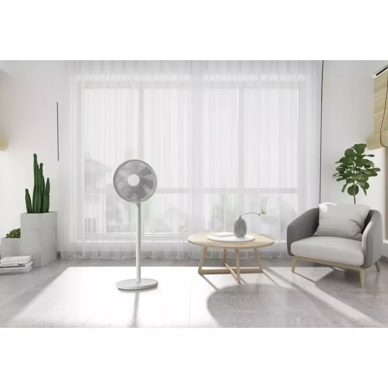 Stovintis ventiliatorius Xiaomi Mi Smart Standing Fan 2 Lite PYV4007GL — 35,6 cm 7 menčių, 3 greičiai, 45 W, 90° svyravimas, reguliuojamas aukštis 642–1000 mm, balta