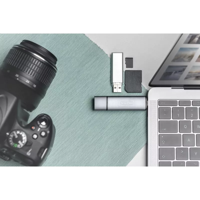 DIGITUS kombinuotas kortelių skaitytuvas su USB šakotuvu (USB-C + USB 3.0) 1x SD, 1x MicroSD, 1x USB 3.0, pilka