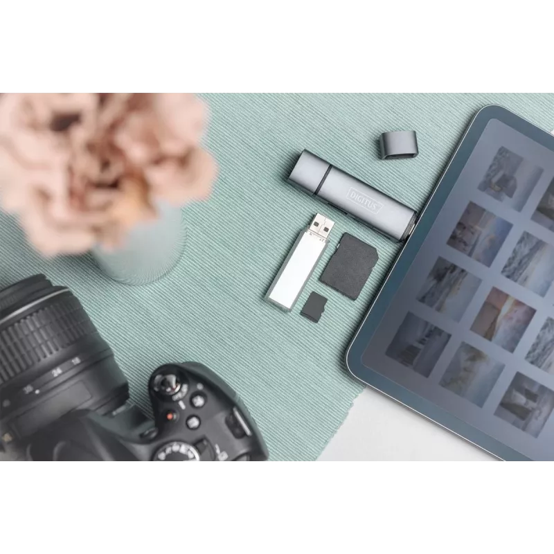 DIGITUS kombinuotas kortelių skaitytuvas su USB šakotuvu (USB-C + USB 3.0) 1x SD, 1x MicroSD, 1x USB 3.0, pilka