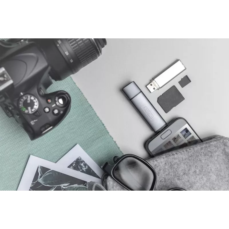DIGITUS kombinuotas kortelių skaitytuvas su USB šakotuvu (USB-C + USB 3.0) 1x SD, 1x MicroSD, 1x USB 3.0, pilka