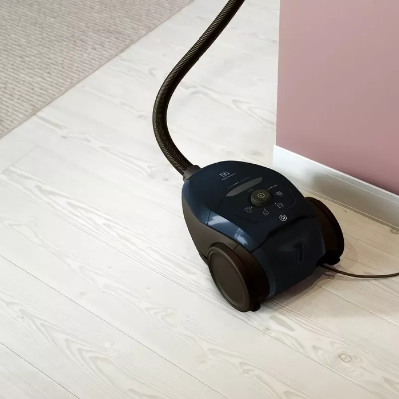 Cilindrinis dulkių siurblys Electrolux PD82-4ST — 3,5 l dulkių maišelis, EPA E12, 500 W, 12 m veikimo spindulys, 57 dB