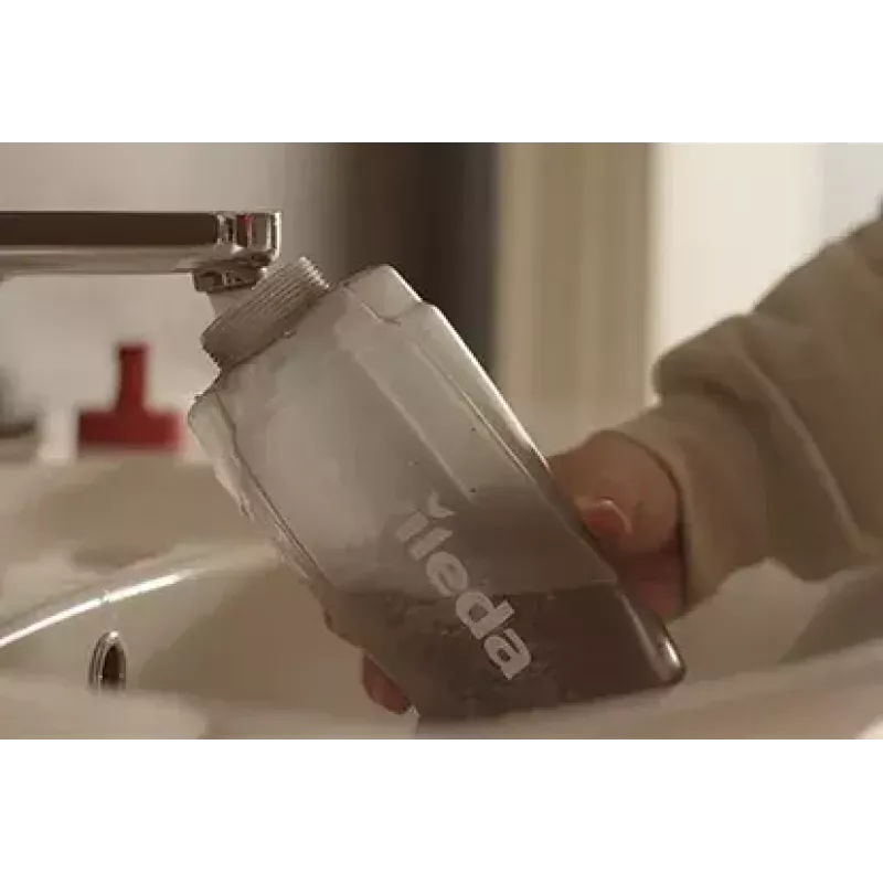 Šluota VILEDA Spray Max Microfibre Dry & Wet — plastikinė galvutė, 0,6 l vandens talpykla, antibakterinė, balta/raudona