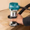 Freza Makita RT0702CX2J — 710 W, 10 000–34 000 aps./min., 8 mm įvorė, 0–40 mm gylis, 1,8 kg