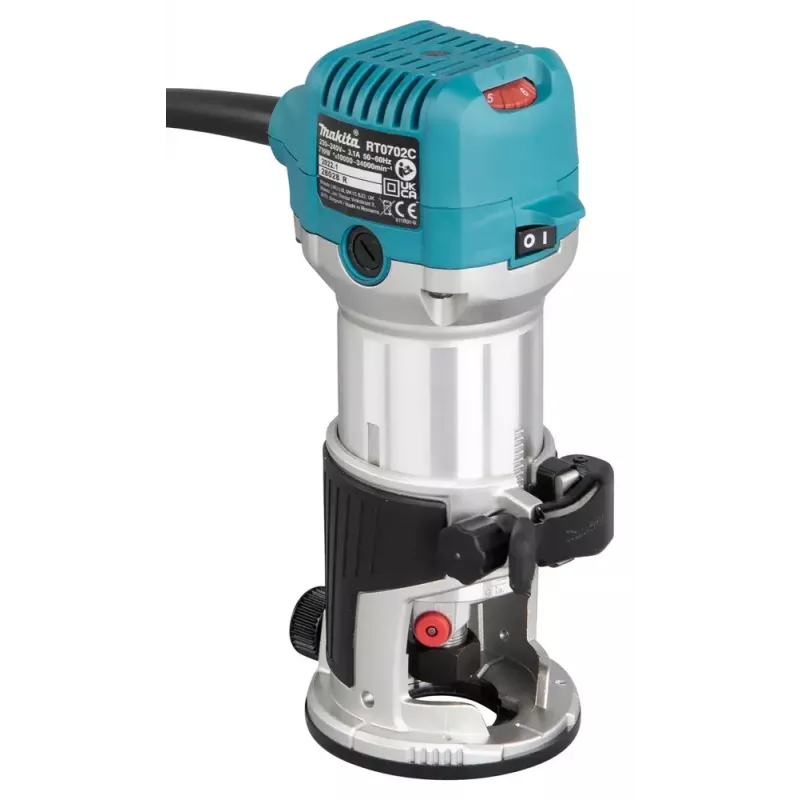 Freza Makita RT0702CX2J — 710 W, 10 000–34 000 aps./min., 8 mm įvorė, 0–40 mm gylis, 1,8 kg