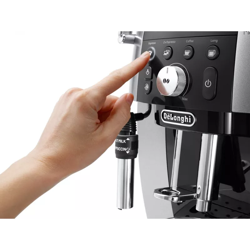 Espresso aparatas De’Longhi Magnifica S Smart ECAM 250.23.SB — 1,8 L vandens talpa, 250 g pupelių talpykla, 15 barų, įmontuotas malūnėlis