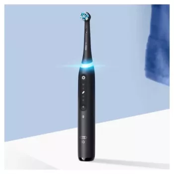 Oral-B iO Series 5 suaugusiųjų vibruojantis dantų šepetėlis Juodas