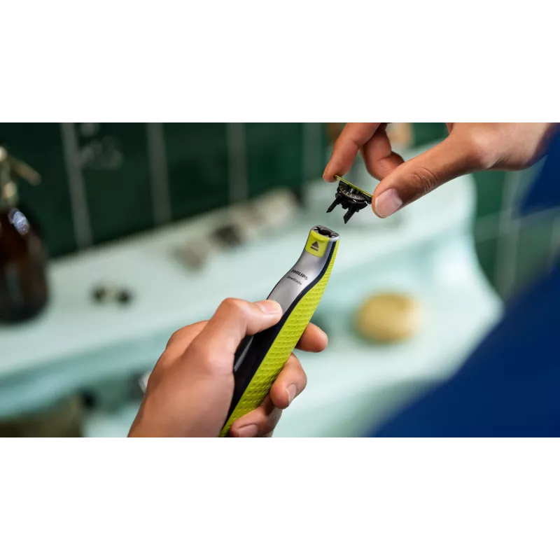 Skutimosi galvutė Philips Norelco OneBlade QP420/50, sidabrinė, 2 atsarginės galvutės, suderinama su Philips OneBlade