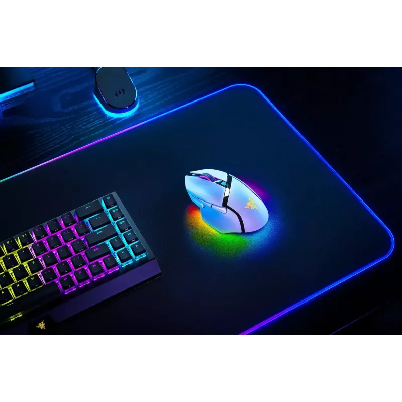 Žaidimų pelė Razer Basilisk V3 Pro — dešinei rankai, optinė 30 000 DPI, RF belaidis/Bluetooth/USB-C, balta
