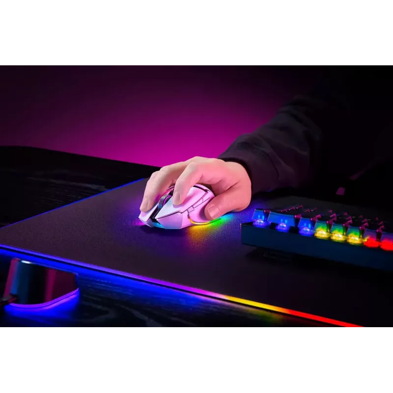 Žaidimų pelė Razer Basilisk V3 Pro — dešinei rankai, optinė 30 000 DPI, RF belaidis/Bluetooth/USB-C, balta