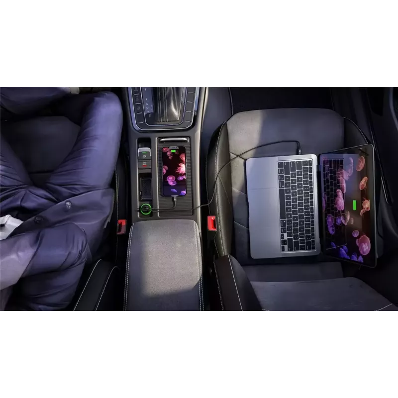 Goobay dviejų USB automobilinis greitasis įkroviklis USB-C PD 45 W juodas