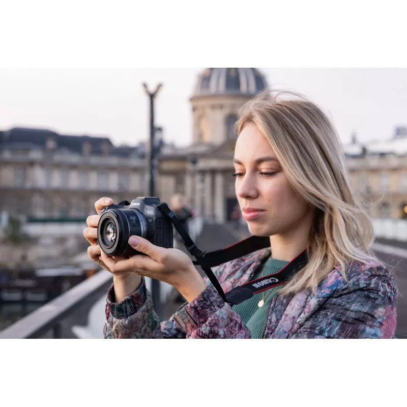 Canon EOS R8 + RF 24-50mm F4.5-6.3 IS STM rinkinys, 24,2 MP, 6000 x 4000 pikselių, CMOS, 4K Ultra HD, jutiklinis ekranas, juoda