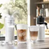 Espresso aparatas De’Longhi ECAM450.65.S — pilnai automatinis, 1,8 L vandens talpa, 300 g pupelių talpykla, 19 barų, įmontuotas malūnėlis, „Wi‑Fi“, TFT ekranas