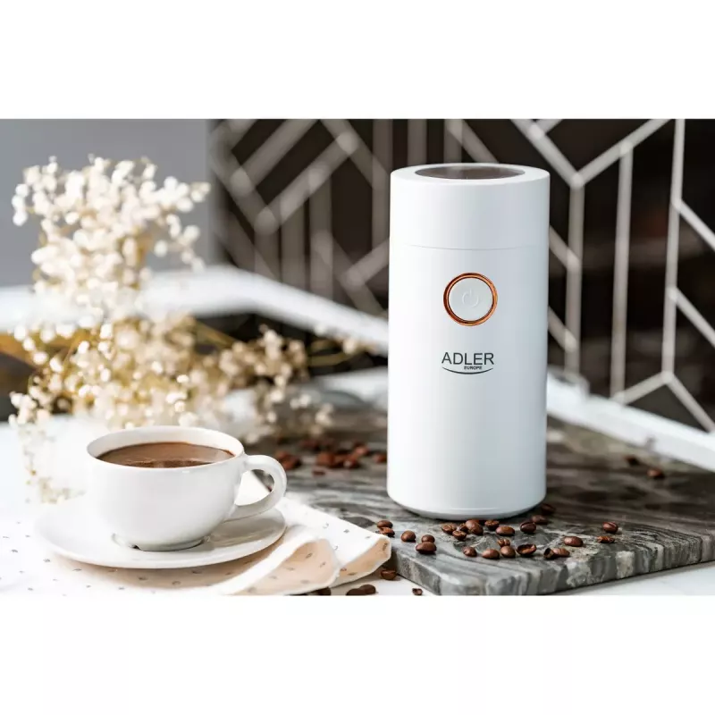 Kavos malūnėlis su plieninėmis gervėmis Adler AD4446WG — elektrinis kavos malūnėlis, nerūdijančio plieno gervės, 75 g talpos indas, 150 W, baltas
