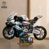 LEGO Technic motociklo modelis BMW M1000RR 42130 su detaliu varikliu ir veikiančia pakaba