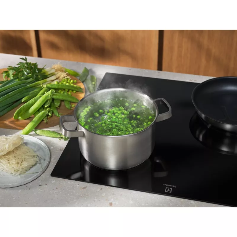 Electrolux Serie 300 LIB60420CK Juoda Built-in 59 cm Zone induction hob 4 zone(s)